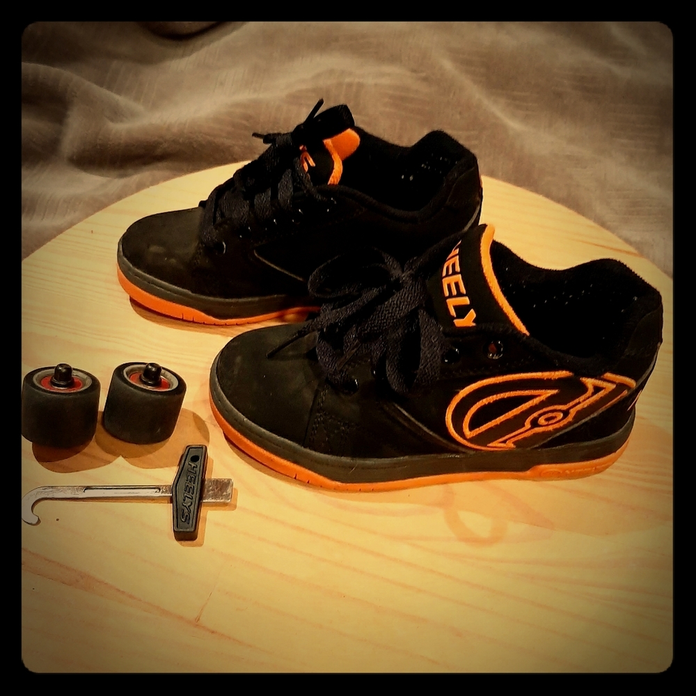 Heelys Skate Shoes Size 1
